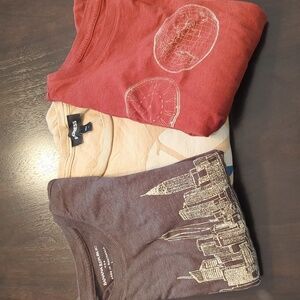 Banana Republic Dark Brown Cityscape Tee